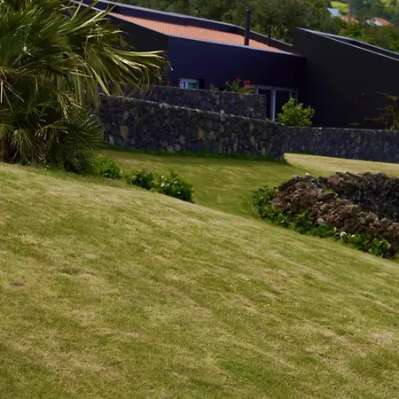 Casas Da Prainha C Prainha (Sao Roque do Pico)