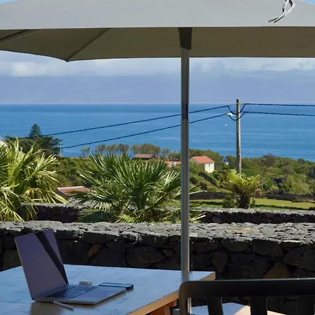 Casas Da Prainha C Prainha (Sao Roque do Pico)