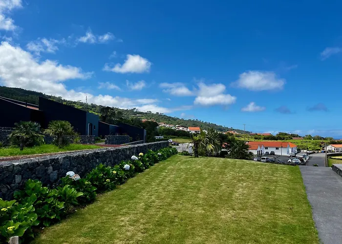 Casas Da Prainha C * Prainha (Sao Roque do Pico)
